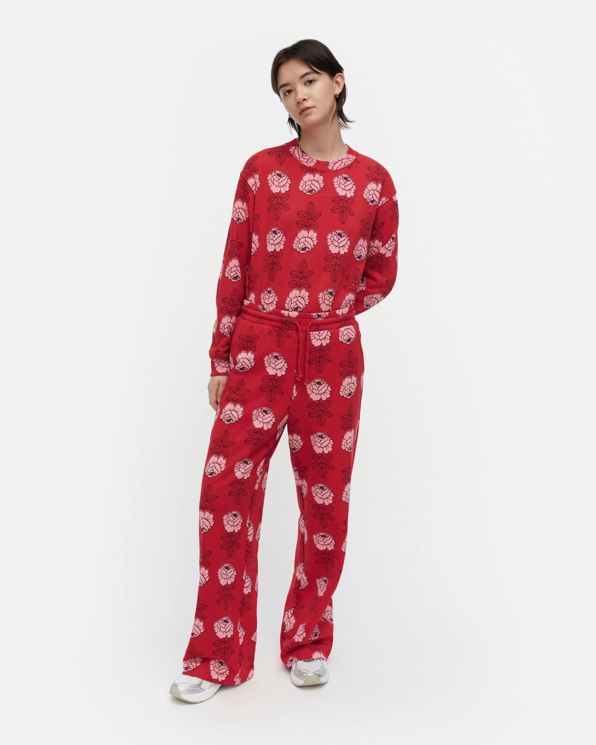 Varret Vihkiruusu Kioski sweatpants