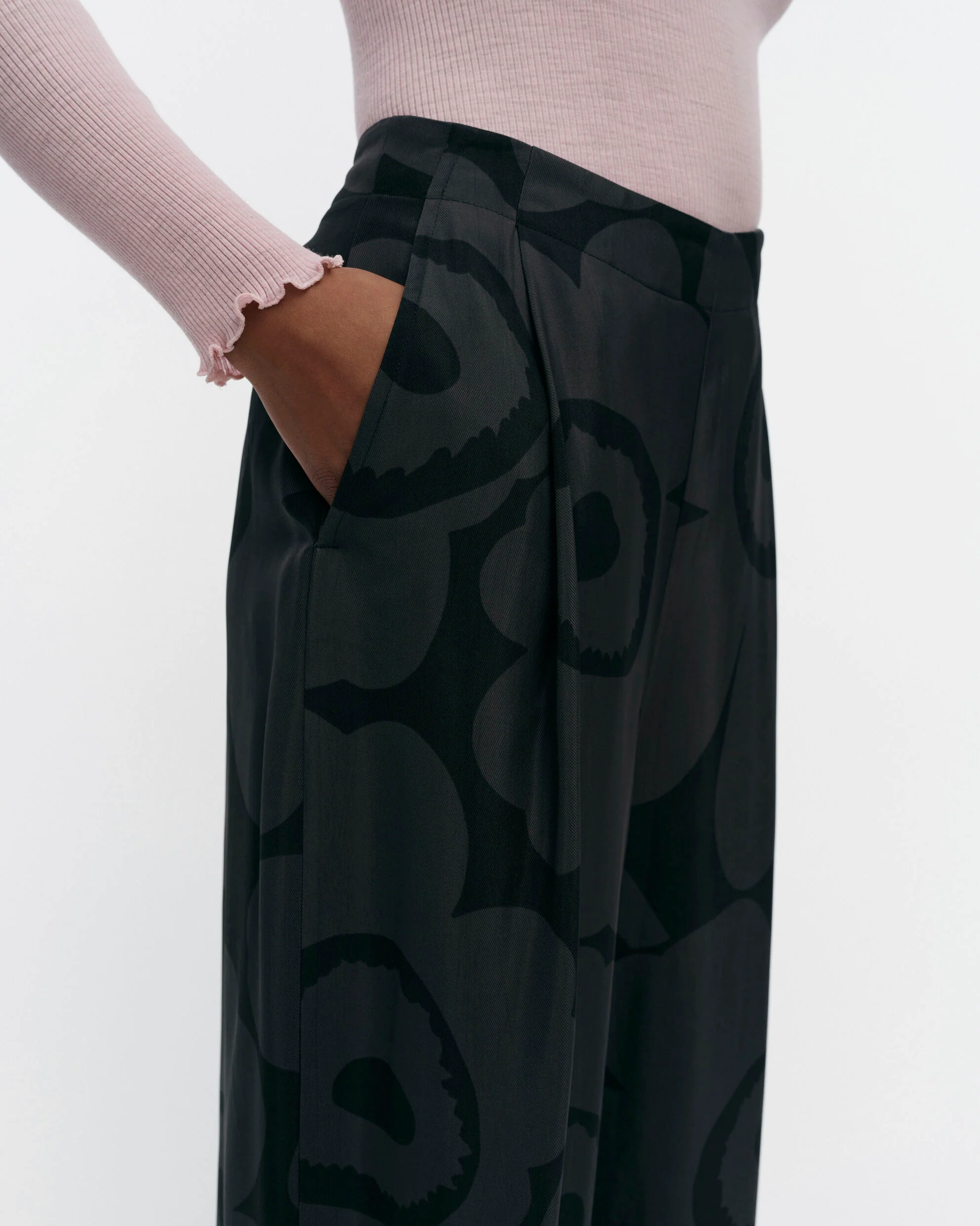 Nähtävyys Unikko Trousers - Image 2