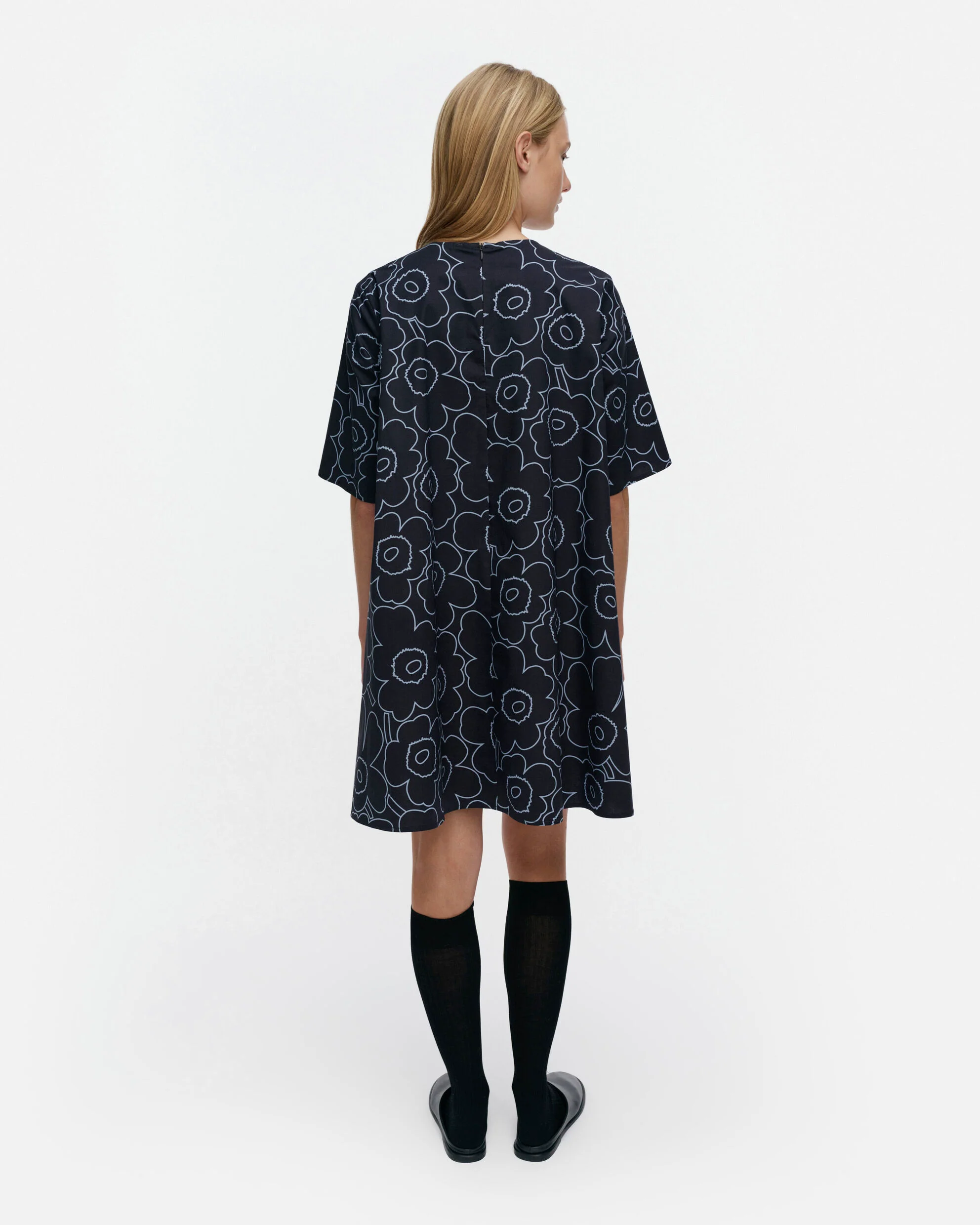 Kukkiva Piirto Unikko Dress - Image 4